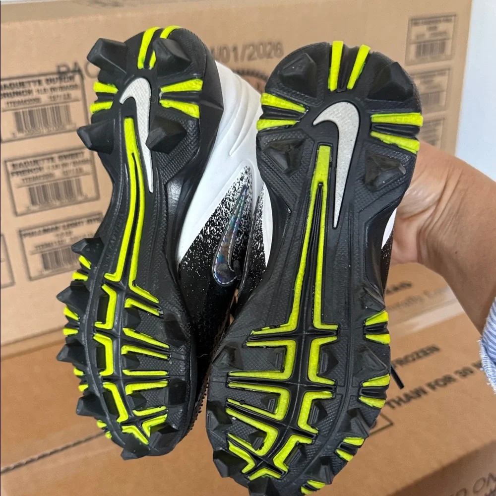 Nike Kids Black and White Cleats with Iridescent Swoosh - Picture 4 of 7